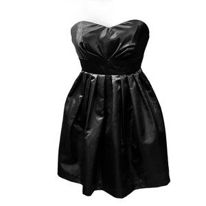 XHILARATION black satin feel dressy strapless stress Size Small EUC